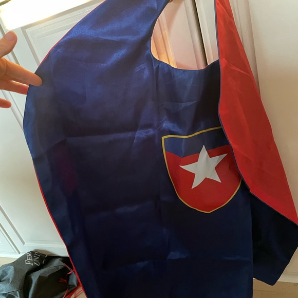 Kids Supergirl Costume - Picture 10 of 11